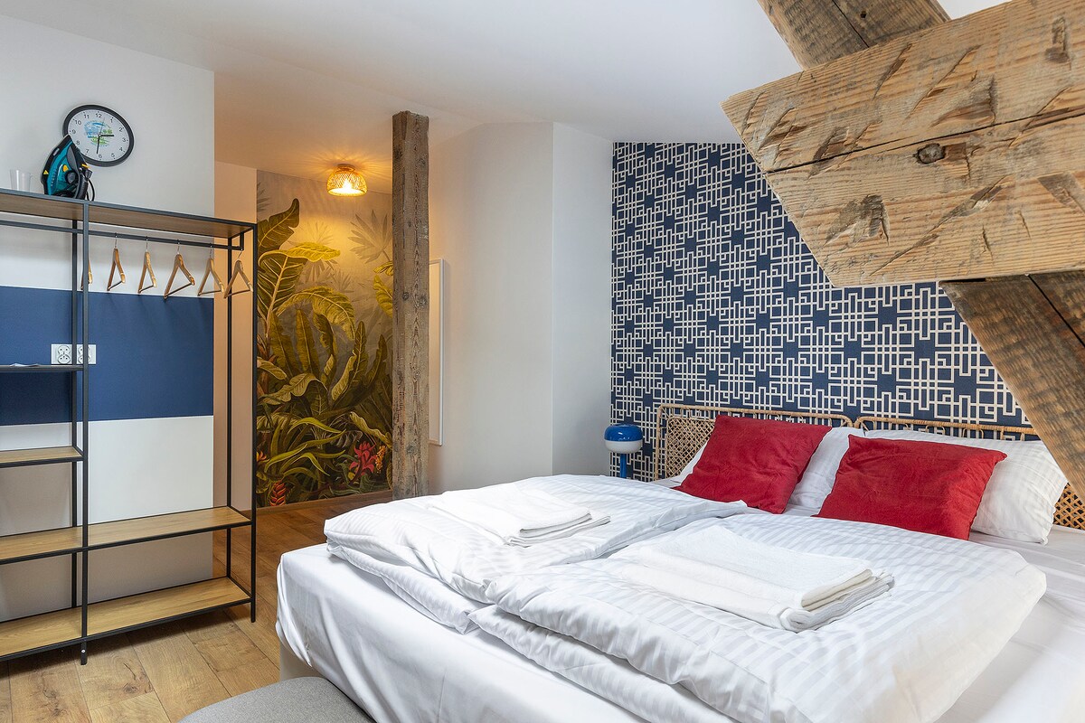 Apartament 103
